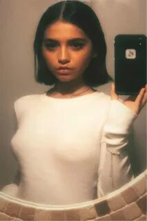 Isabela Moner Pictures in an Infinite Scroll - 24 Pictures