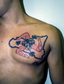 sicilia, trinacria dotwork tattoo Tatuaggi, Tatuaggi realist