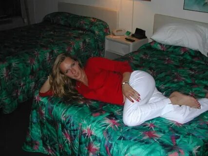 Unknown Amateur Blonde in Hotel - Nuded Photo