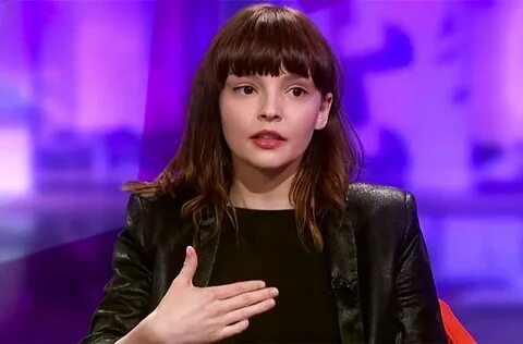 CHVRCHES Lauren Mayberry On Why She Does Not Ignore Online T