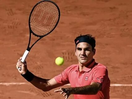 Roger Federer Makes Winning French Open Return As Iga Swiate