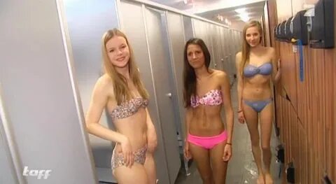 Schwimmbad Teenalsex - Naked Yog - Handy Pornos