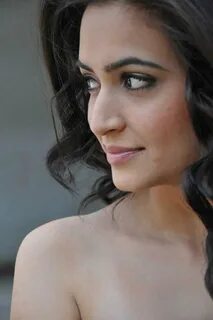 kriti kharbanda sexy stills (22) - ActressBay