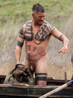 Celebrities Tom Hardy Goes Full Frontal In Bbcs CLOOBX HOT GIRL
