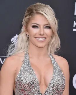 celeb-for-free.com sur Twitter : "#AlexaBliss #braless in a 