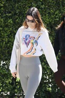 KENDALL JENNER Heading to Morning Pilates in Los Angeles 03/