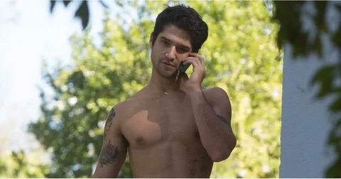 Tyler Posey Shirtless in LA Pictures November 2016 POPSUGAR 