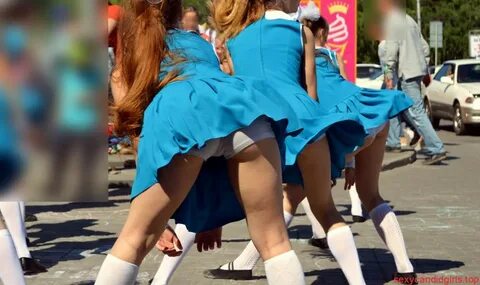 Sexy Candid - Group of Girls in Short Dress Dancing on City 