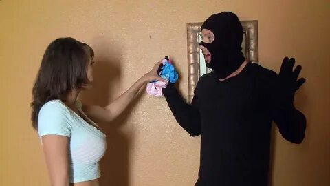 Robber is caught by Ebony girl Cassidy Banks bang to XXX rig