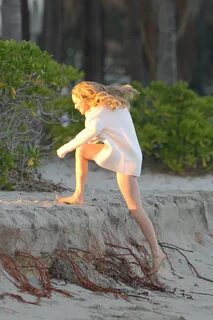 Amanda Seyfried Hot Photoshoot GotCeleb