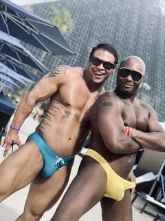 Хэштег #gaypoolparty в Твиттере (@mrPam) — Twitter