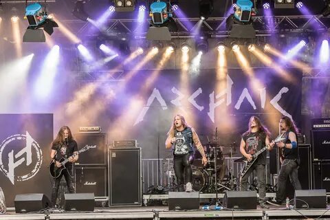 Archaic Rock unter den Eichen 2019 37.jpg.