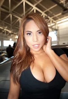 The Busty Asian That Caught My Attention - Picture eBaum's W