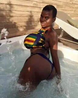 Ghanaian Model causes stir online with her Extra Ordinary Ho