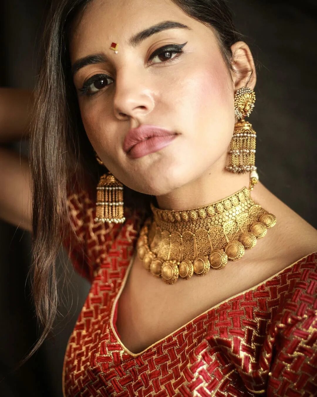 Publication Instagram de All About Eve India : " Glam up your desi ava...
