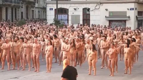 Более 1300 голых людей на улице в Валенсии " ЯУстал - Источн