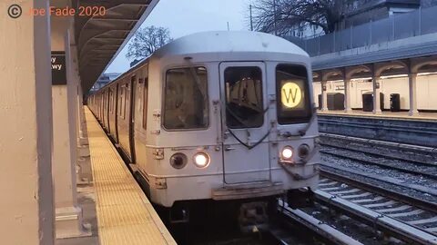 File:R46 W train at Bay Parkway.jpg - Wikimedia Commons