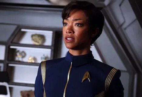 STAR TREK: DISCOVERY Replica Uniforms Coming From Anovos - T