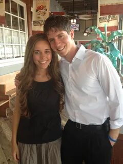 Duggar daughter sparks controversy by posing in picture with