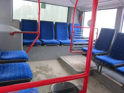 File:Sitzreihen hinten im Bus.jpg - Wikimedia Commons