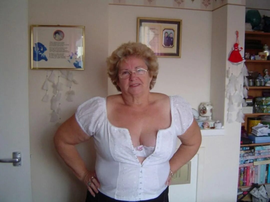 mature women dating в Instagram: "lovely Woman. #maturelady #over40 #o...