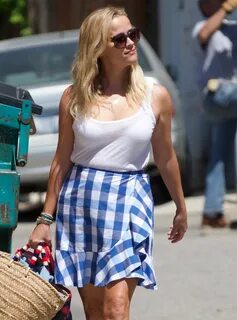 REESE WITHERSPOON Heading to a Spa in Los Angeles 07/27/2017