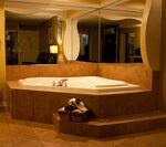 Famous Hotel With Jacuzzi Ideas