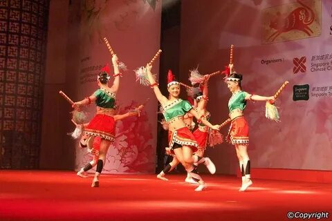 What is singapore culture tradition?