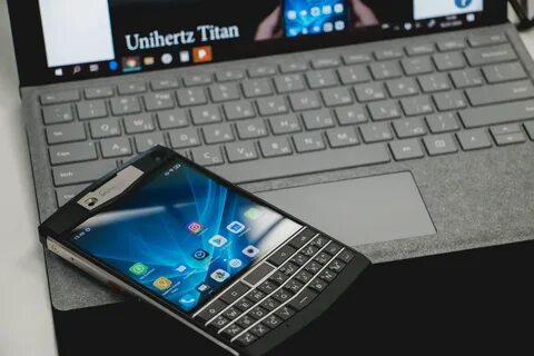 Blackberry Passport на Android? Unihertz Titan