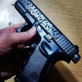 Cᴀʟɪʙʀᴇ Oʙsᴄᴜʀᴀ в Твиттере: "Engraved select-fire Glock 19 G