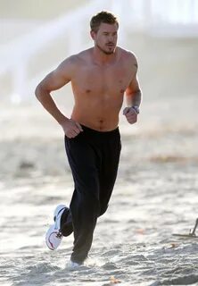 Photos of Shirtless Eric Dane Filming Valentine's Day in LA 