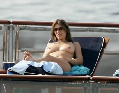 Elizabeth hurley boob pictures