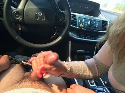 crazy girlfriend handjob and sex while driving.