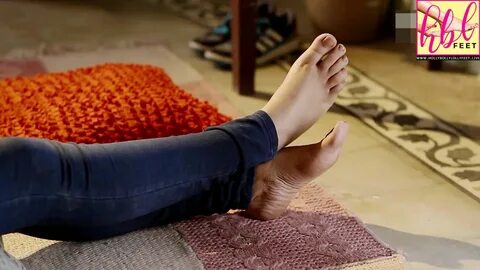 Sarah Khan's Feet wikiFeet