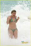 American Idol winner Kelly Clarkson Bikini Photos in Bahamas