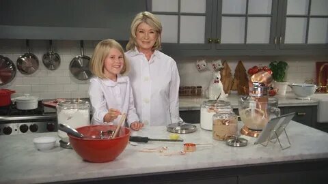 Martha & Little Martha Create Holiday Magic- Martha Stewart 