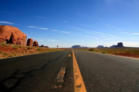 Empty asphalt road through rocky red desert, Usa, nevada fre