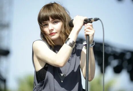 Who is Chvrches' Lauren Mayberry, what are the band's hit so