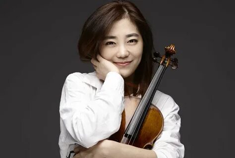 Famous asian girl violinist