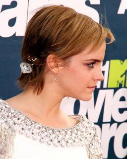 Cele bitchy Emma Watson complains about "the circus" around 