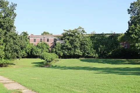 File:Kings Park Psychiatric Center Building 90 2021a.jpg - W