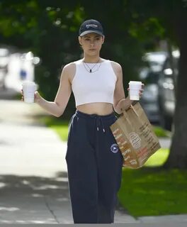 WILLA HOLLAND Out and About in Los Angeles 01/20/2019 - Hawt