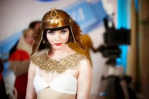 Miss Fisher as Cleopatra - Miss Fisher's Murder Mysteries Ph