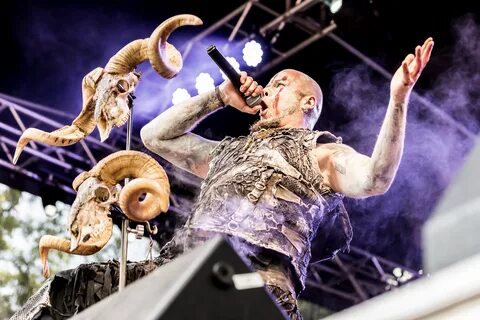 Negator Rock unter den Eichen 2018 06.jpg.
