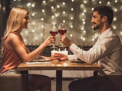 How to Have a Successful First Date, According to a Therapis