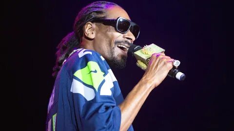 Snoop Dogg loves Brian Williams' rap of 'Gin and Juice