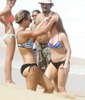 Kaley Cuoco Bikini Candids - Beach in Cabo - July 2014 * Cel