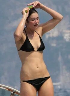 Pin by King B on Gemma Arterton Gemma arterton bikini, Bikin