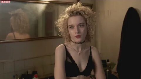 Julia Garner nude pics, página - 1 ANCENSORED