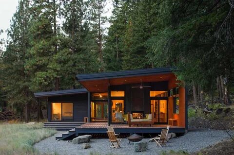 Compact woodsy cabin meets mid-century modern in Methow Vall